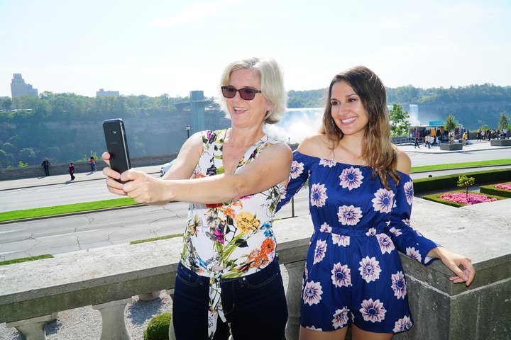 Premium Niagara Falls Day Tour from Toronto with Hornblower Niagara Cruise